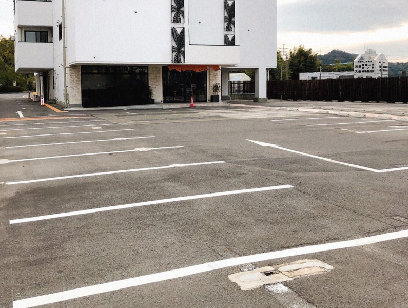 専用駐車場を完備